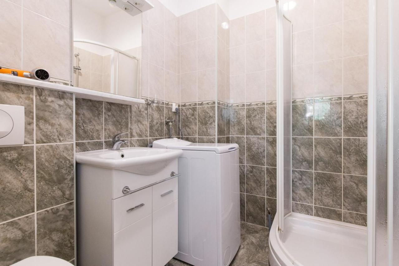 Apartments And Rooms With Parking Space Krk - 5294 Đảo Krk Ngoại thất bức ảnh